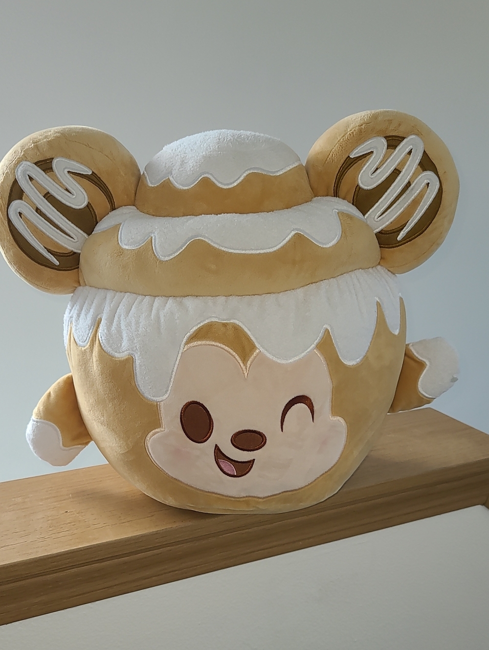 Disney Munchlings Mickey Mouse Cinnamon Bun in Cream and Tan